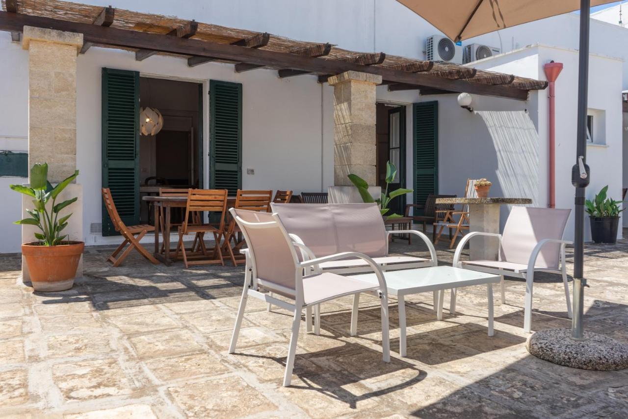 Palazzo Ashian Bed and Breakfast Acquarica del Capo Exteriör bild