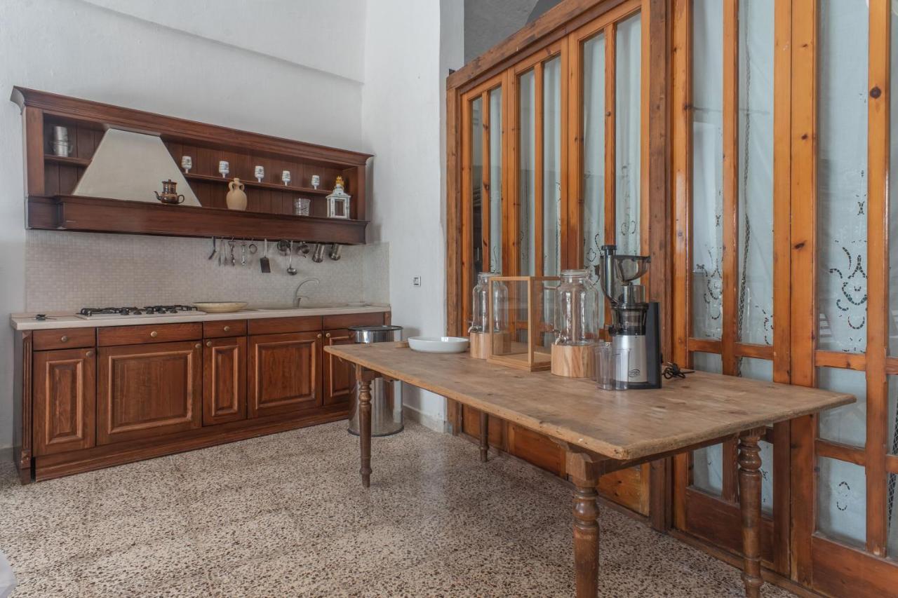 Palazzo Ashian Bed and Breakfast Acquarica del Capo Exteriör bild