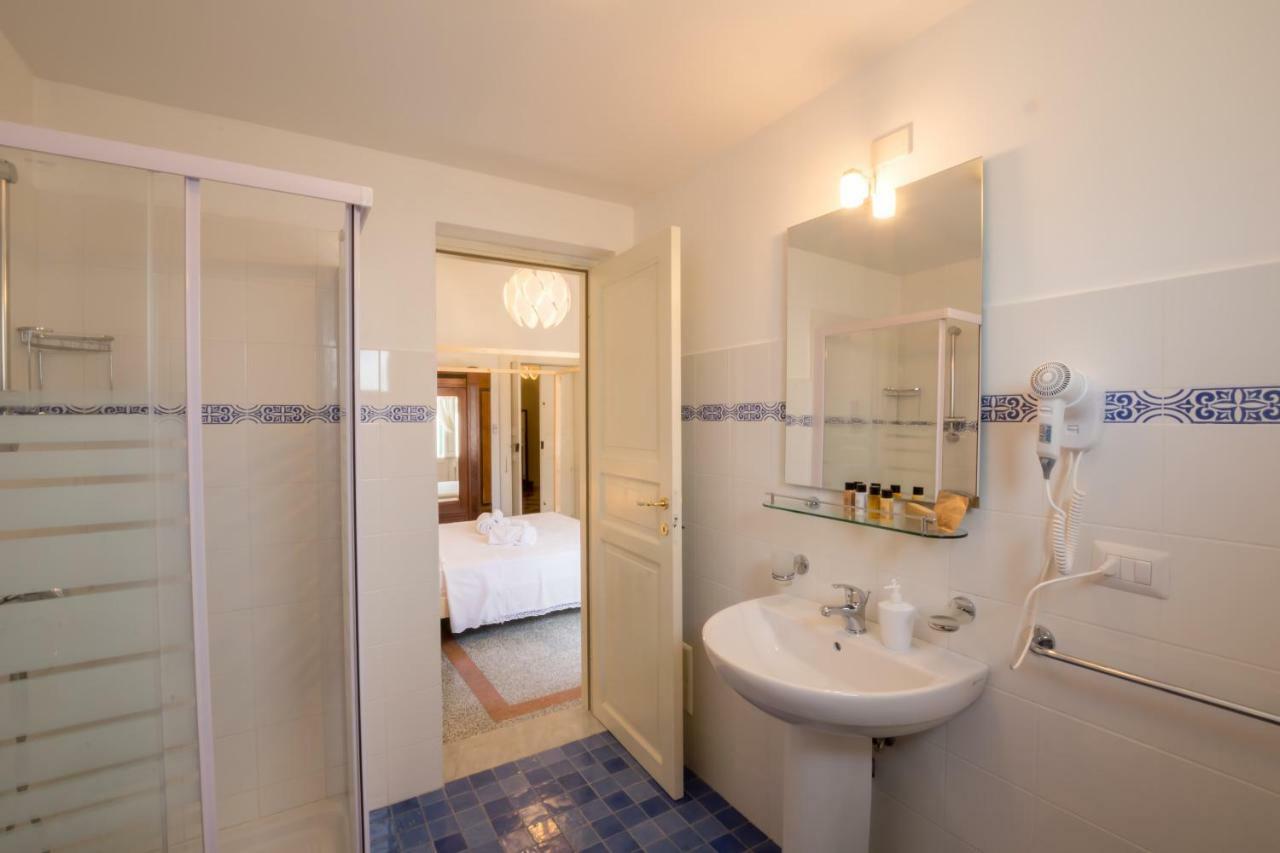 Palazzo Ashian Bed and Breakfast Acquarica del Capo Exteriör bild