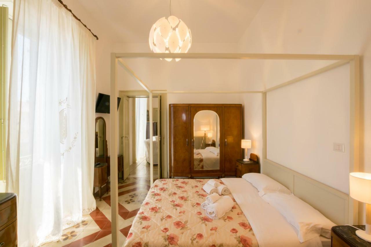 Palazzo Ashian Bed and Breakfast Acquarica del Capo Exteriör bild