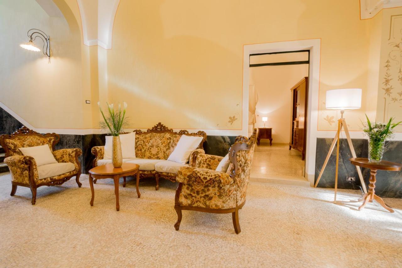 Palazzo Ashian Bed and Breakfast Acquarica del Capo Exteriör bild