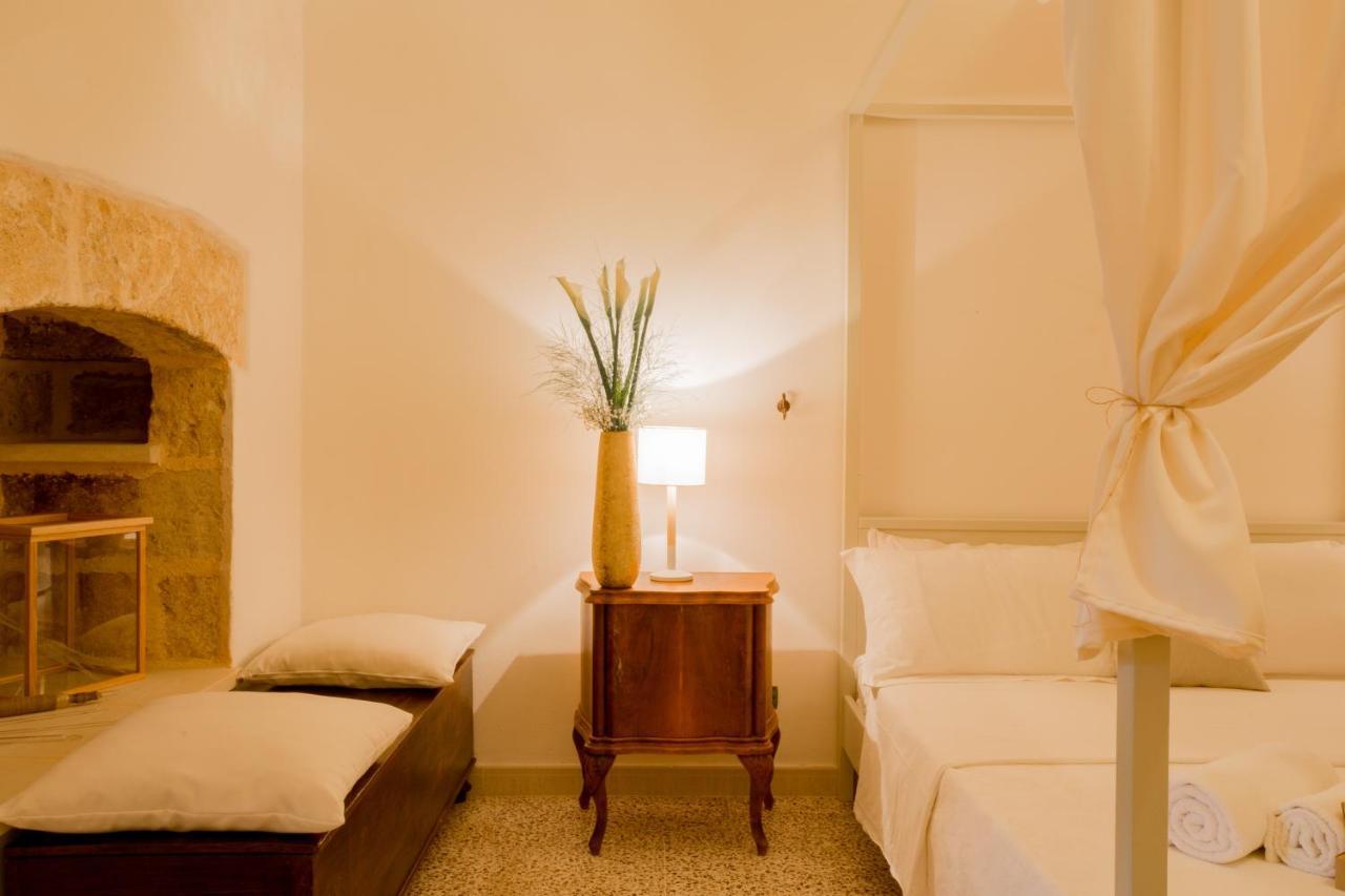 Palazzo Ashian Bed and Breakfast Acquarica del Capo Exteriör bild