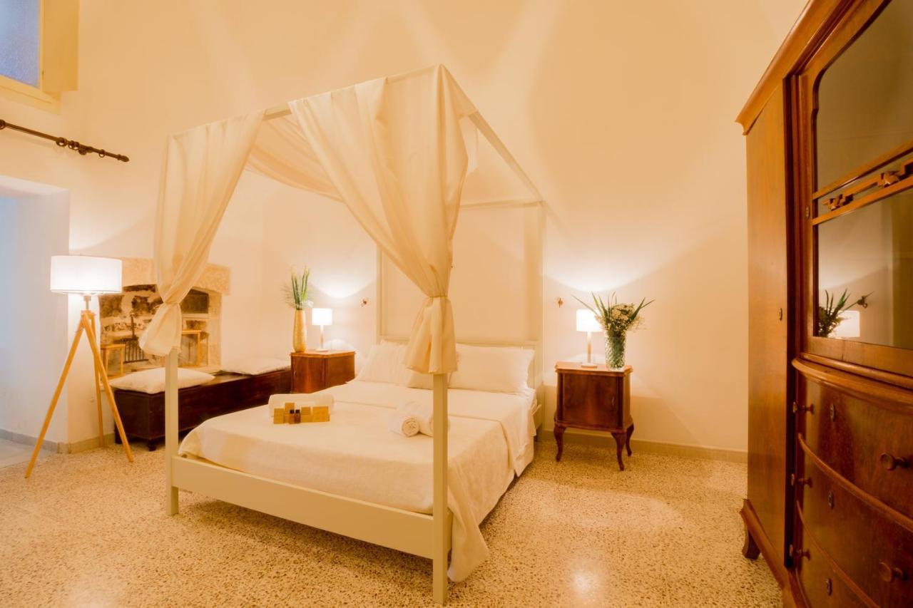 Palazzo Ashian Bed and Breakfast Acquarica del Capo Exteriör bild