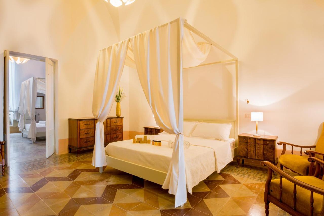Palazzo Ashian Bed and Breakfast Acquarica del Capo Exteriör bild